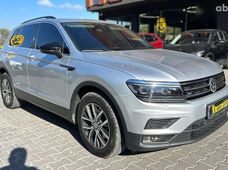 Продаж вживаних Volkswagen Tiguan 2017 року в Чернівцях - купити на Автобазарі