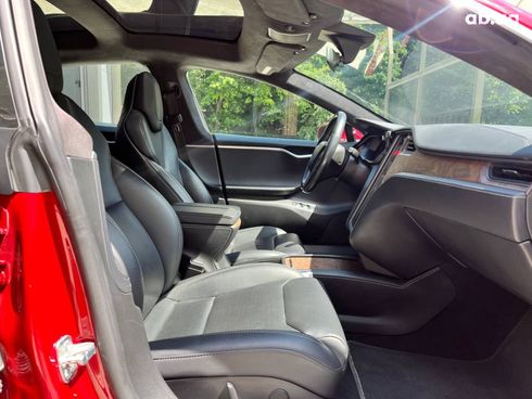 Tesla Model S 2018 красный - фото 25