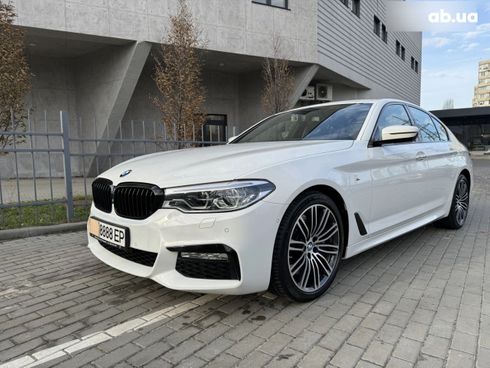 BMW 5 серия 2018 белый - фото 1