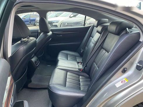 Lexus ES 2017 - фото 22
