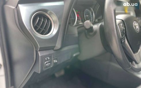 Toyota Auris 2014 - фото 8