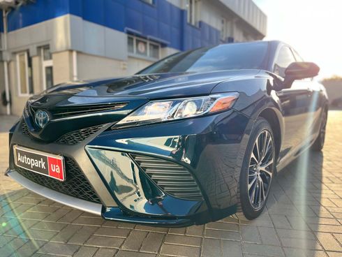 Toyota Camry 2018 синий - фото 9