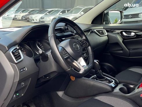 Nissan Qashqai 2019 красный - фото 13
