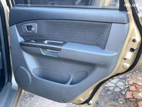 Kia Carens 2003 бежевый - фото 21