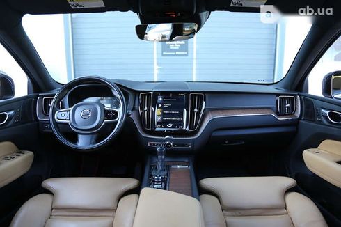 Volvo XC60 2018 - фото 12