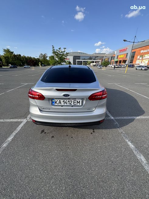 Ford Focus 2018 серебристый - фото 17