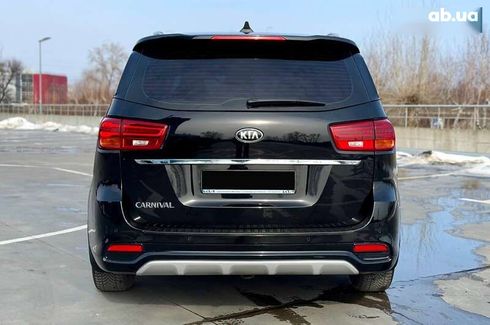 Kia Carnival 2020 - фото 12