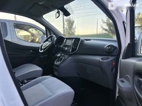 Nissan e-NV200 2015 - фото 27