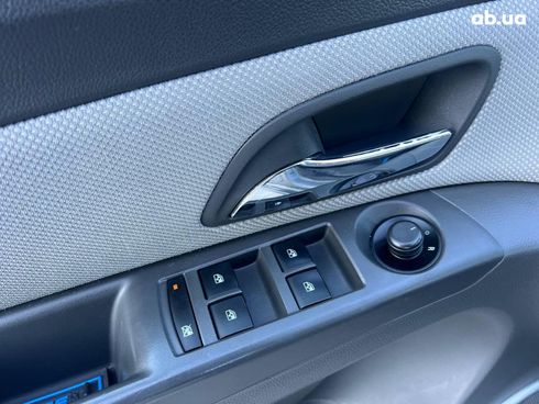 Chevrolet Cruze 2010 серый - фото 16