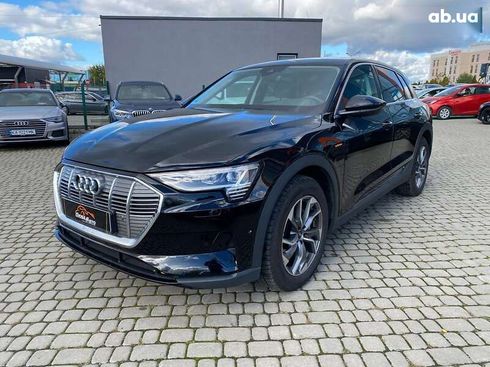 Audi E-Tron 2022 - фото 3