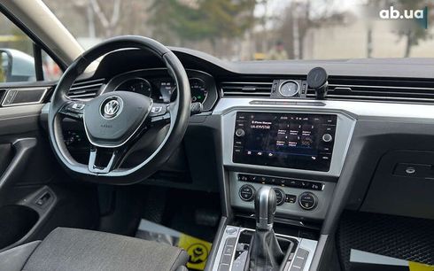 Volkswagen Passat 2017 - фото 20