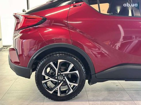 Toyota C-HR 2017 - фото 13
