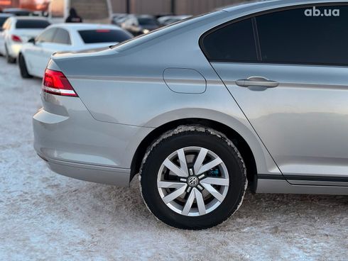 Volkswagen Passat 2016 серый - фото 13