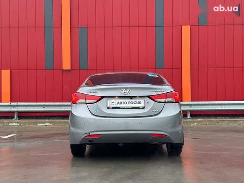 Hyundai Elantra 2012 - фото 7