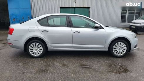 Skoda Octavia 2019 - фото 15