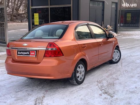 Chevrolet Aveo 2007 желтый - фото 5