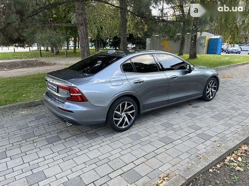 Volvo S60 2019 - фото 7