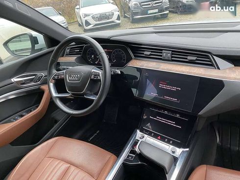 Audi E-Tron 2021 - фото 8