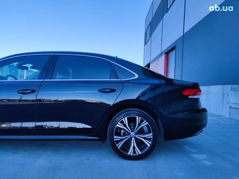 Volkswagen Passat 2020 черный - фото 6