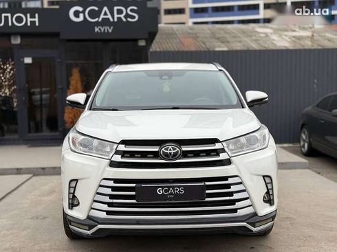 Toyota Highlander 2017 - фото 2