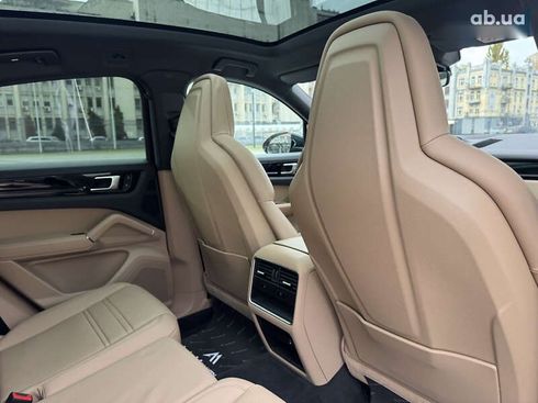 Porsche Cayenne 2021 - фото 30