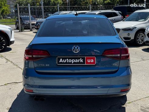 Volkswagen Jetta 2017 синий - фото 6