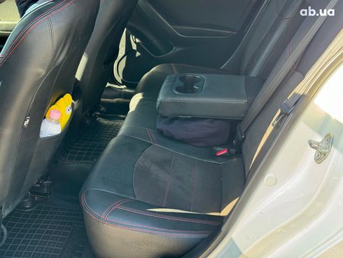 Mazda 3 2014 белый - фото 41