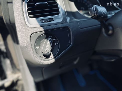Volkswagen e-Golf 2015 черный - фото 15