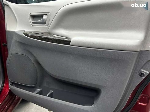 Toyota Sienna 2018 - фото 19
