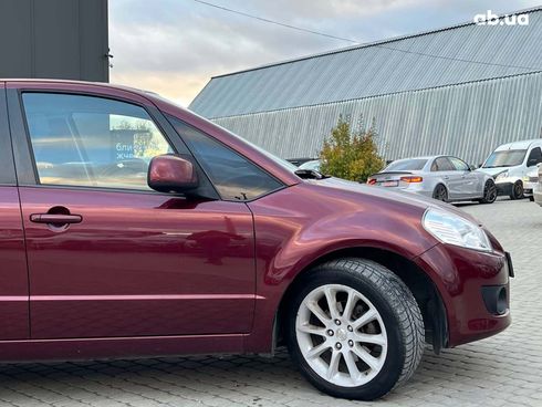 Suzuki SX4 2010 красный - фото 9
