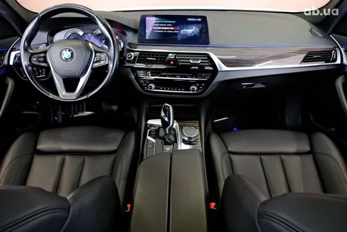 BMW 5 серия 2017 белый - фото 7