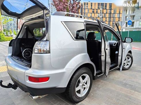 Mitsubishi Outlander 2011 - фото 19