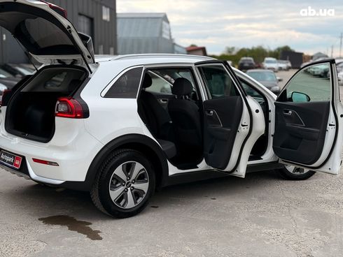 Kia Niro 2019 белый - фото 35