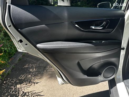 Nissan Rogue 2018 белый - фото 19