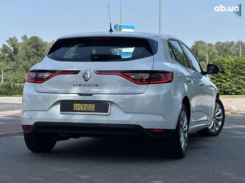 Renault Megane 2018 - фото 16