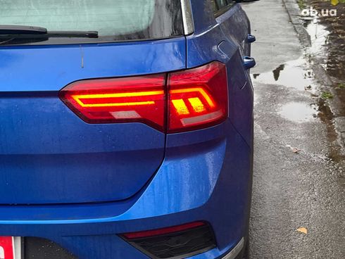 Volkswagen T-Roc 2021 синий - фото 11
