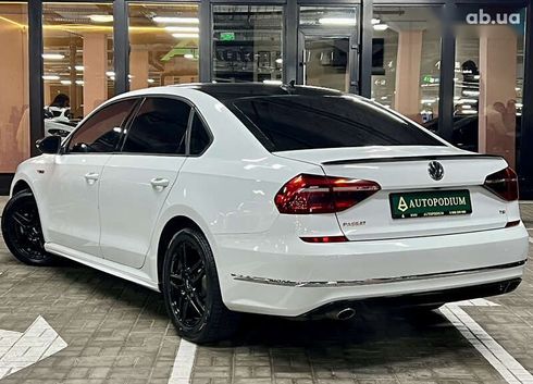 Volkswagen Passat 2018 - фото 16