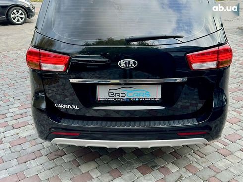 Kia Carnival 2017 - фото 10