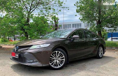 Toyota Camry 2019 - фото 8