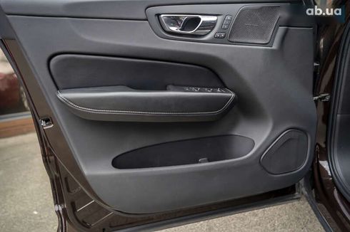 Volvo XC60 2018 - фото 21