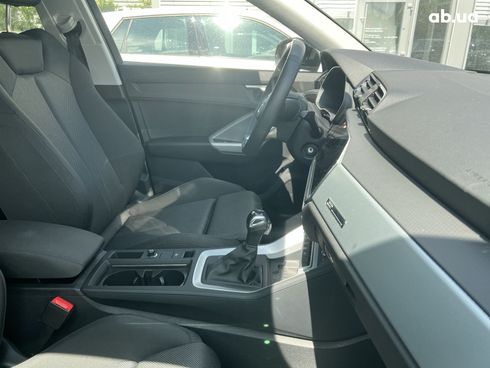 Audi Q3 2023 - фото 8