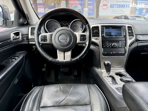 Jeep Grand Cherokee 2011 серый - фото 20