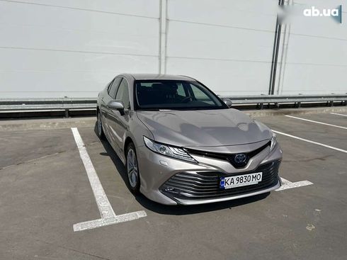 Toyota Camry 2019 - фото 7