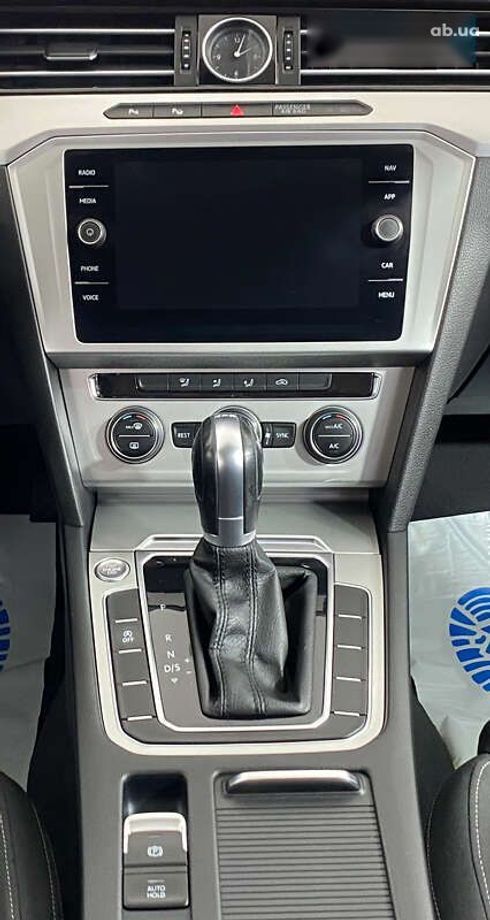 Volkswagen Passat 2018 - фото 22