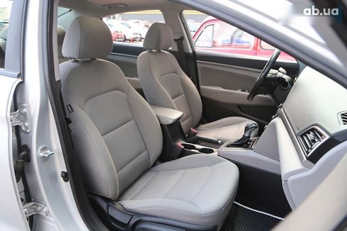 Hyundai Elantra 2018 - фото 12