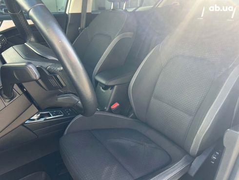 Ford Focus 2019 белый - фото 24