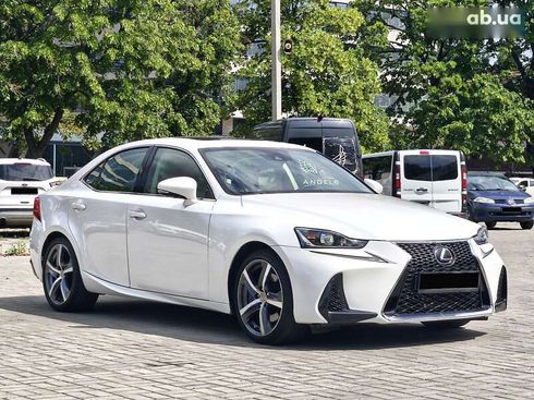 Lexus IS 2017 - фото 5