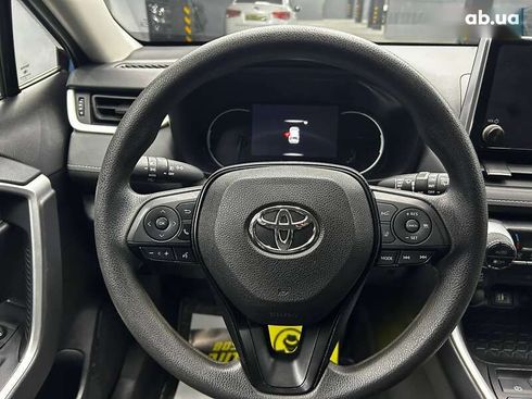 Toyota RAV4 2023 - фото 13