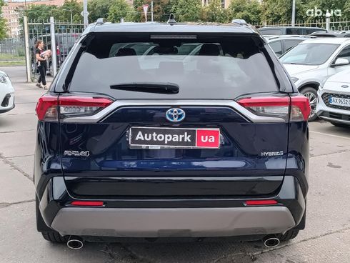 Toyota RAV4 2020 синий - фото 10