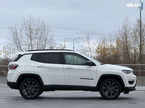 Jeep Compass 2021 - фото 10
